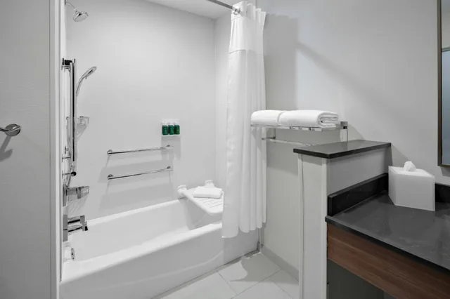 غرفة بسريرين كوين، Fairfield Inn & Suites By Marriott Lake Geneva 3/12