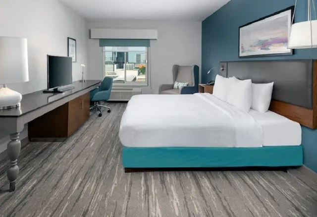 Deluxe, Studio, King Bed, Hilton Garden Inn Charlotte - Uptown 1/1