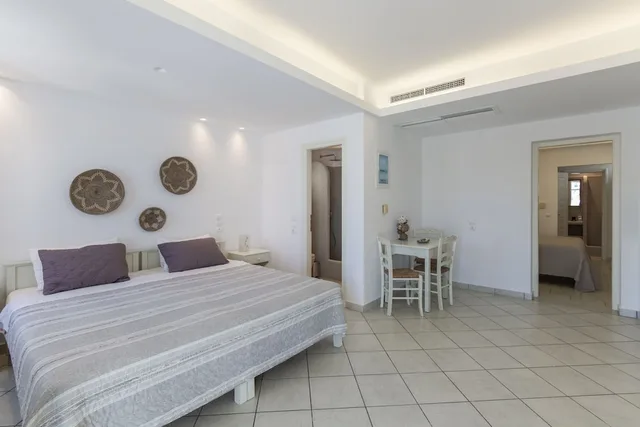 Family, Apartment, 1 Single and 2 Queen Beds, Sea View، Alexandros Studios And Apartments 1/10