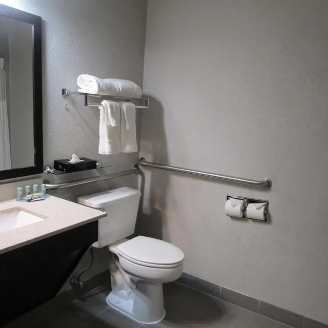 غرفة بسرير كينج بحوض استحمام لذوي الإعاقة، Best Western Pearl City Inn 4/5