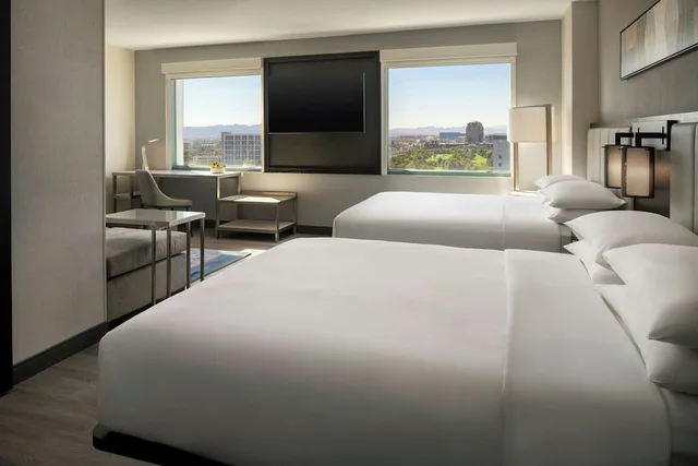 جناح بسريرين كوين، Las Vegas Marriott 1/8