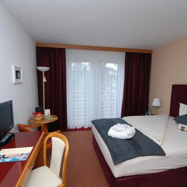 غرفة بريميوم بسرير مزدوج، HK Hotel Dusseldorf City 4/8