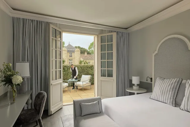 Garden, King Bed, Terrace, Chateau Cordeillan Bages 1/3