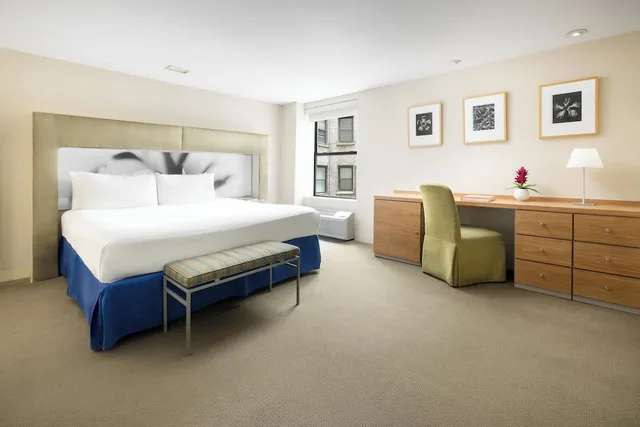 Deluxe, King Bed, The Shoreham Hotel 2/7