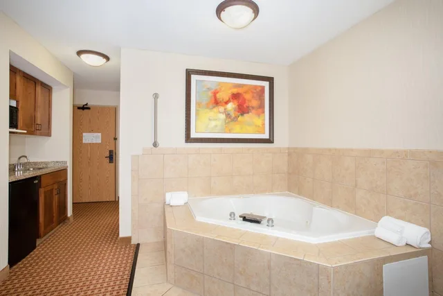Executive, Suite, Holiday Inn Express Hotel And Suites Gillette 4/4