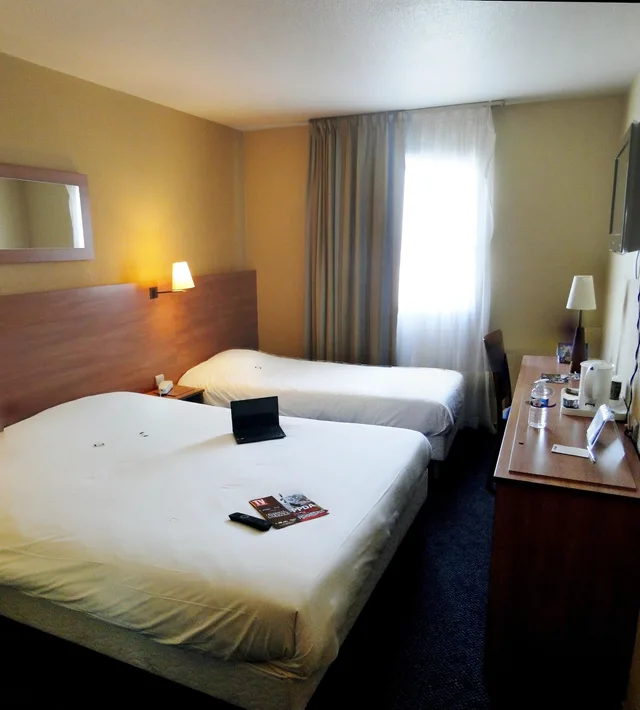 Standard, 1 Double and 1 Single Bed, Kyriad Marne La Vallee - Torcy 5/10