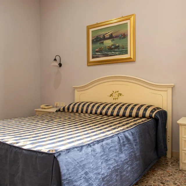 غرفة ثلاثية، Hotel Ventura Rome 1/3