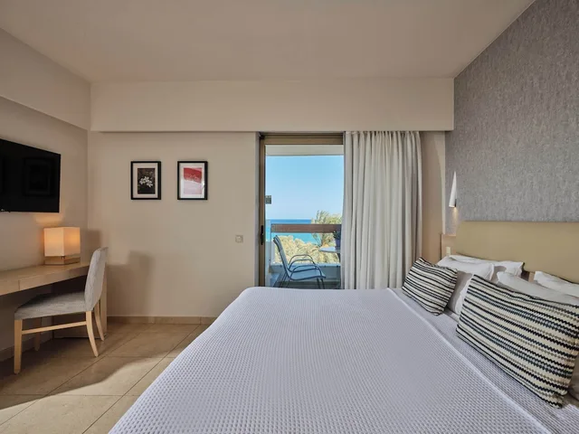 غرفة مزدوجة بسريرين منفصلين بإطلالة على البحر، Sitia Beach City Resort and Spa 2/10