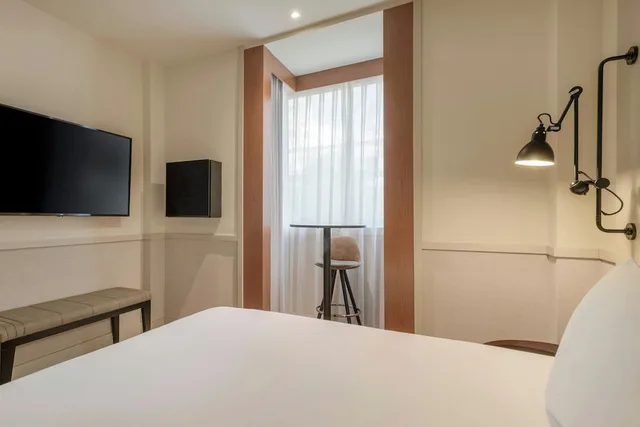 غرفة قياسية بسرير كوين، Ac Hotel Los Vascos 4/9