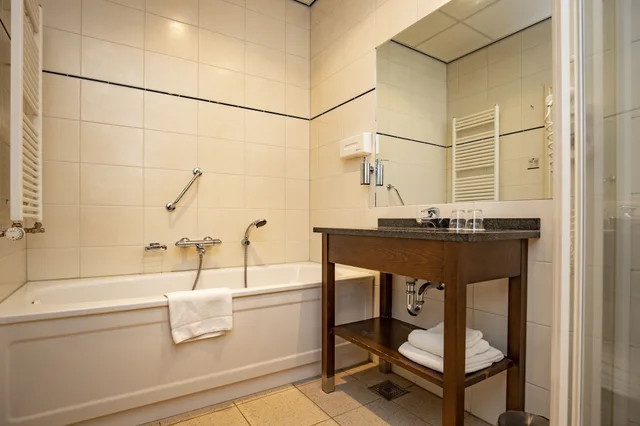 غرفة فاخرة بسريرين منفصلين، Fletcher Hotel-Restaurant Amersfoort 4/4