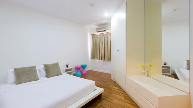 2 Bedrooms, Apartment, Double and Twin Beds, Sea View, Baan Poolom Beachfront Condominium 5/7