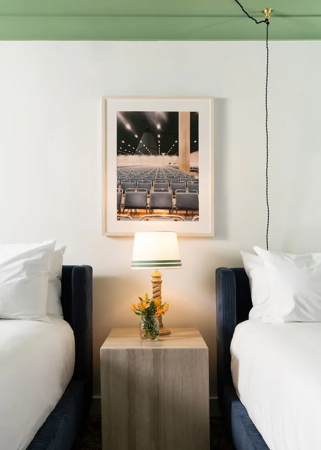 غرفة قياسية بسريرين كوين، Palihouse West Hollywood 3/5