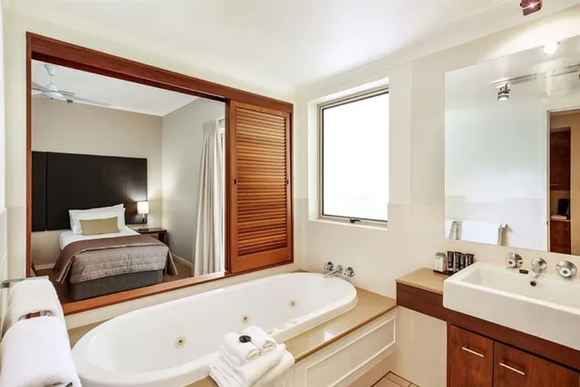 Spa, King Bed، Mantra Amphora Palm Cove 6/8