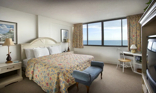 Efficiency, King Bed, Ocean View, The Caravelle Resort 3/4