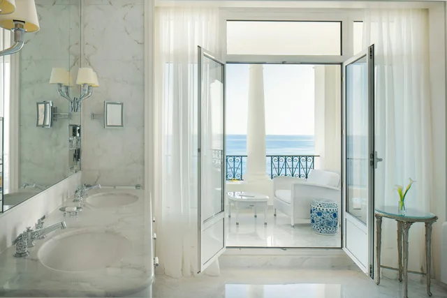 جناح بسرير كينج، Grand Hotel du Cap-Ferrat, a Four Seasons Hotel 4/6