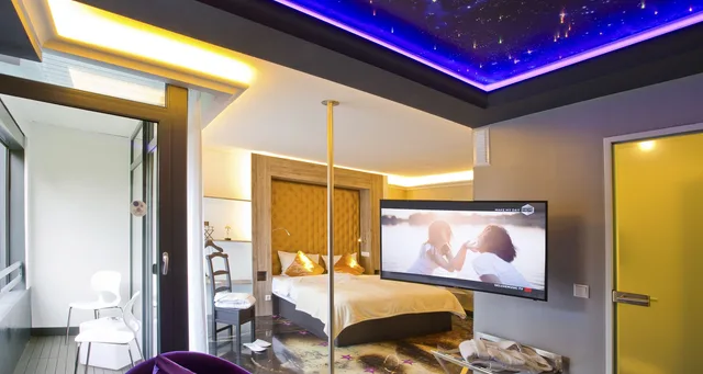 Hollywood، PLAZA INN stays design Dortmund 3/4