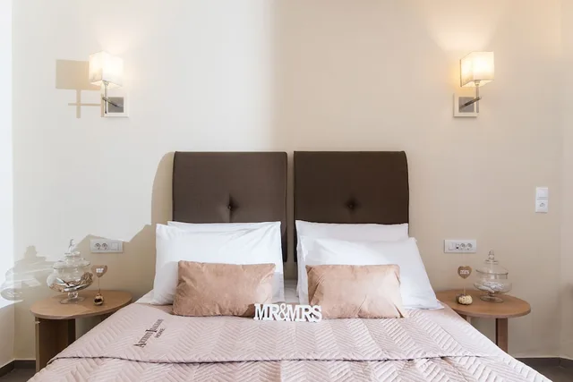 Superior, Studio, Twin Beds, Mirage Studios 4/9