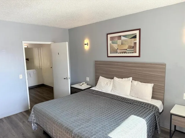 جناح بسرير كينج، Express Inn -Rahway 1/5
