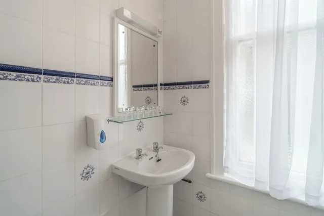 غرفة عائلية بسرير مزدوج وسريرين منفصلين، Heathlands Hotel Bournemouth 7/8