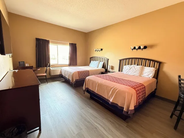 غرفة قياسية بسريرين كوين، Americas Best Value Inn Big Lake Becker 1/6