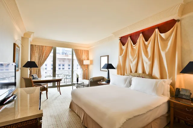غرفة كلاسيكية بسرير كينج، Intercontinental Phoenicia Beirut 3/7