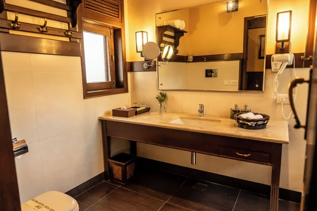 جناح عائلي بسريرين كينج مع أريكة، Aahana Resort and Spa- Jim Corbett 8/9