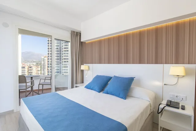 غرفة قياسية بسريرين مزدوجين بشرفة، Rosamar Hotel 1/3