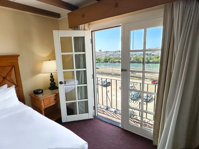 غرفة ديلوكس بسرير مزدوج، La Posada Hotel 1/3