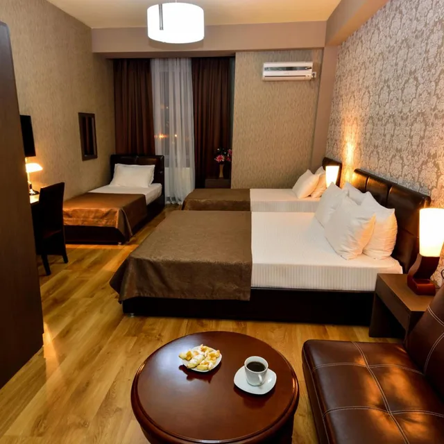 غرفة قياسية رباعية، Hotel Diamond Dat Exx Company 3/5