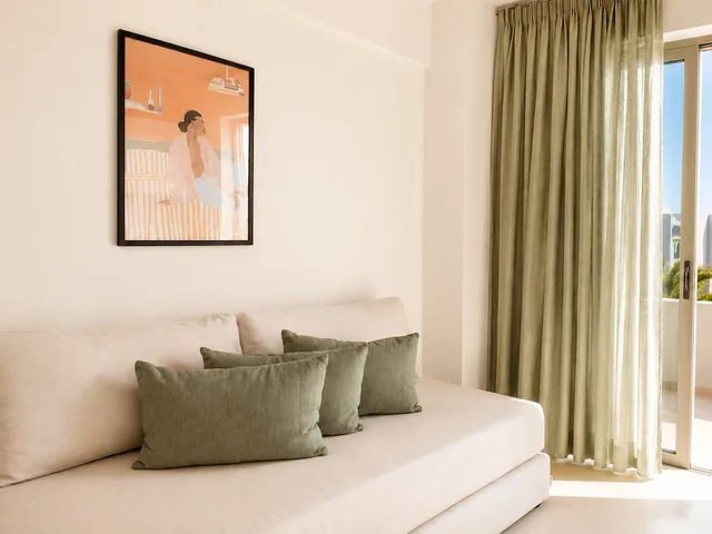 استوديو سوبيريور بسريرين منفصلين بإطلالة على البحر بشرفة مع أريكة، Melitti Hotel 10/10