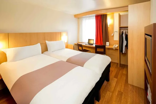 غرفة بسريرين منفصلين، Ibis Brussels Airport 1/8