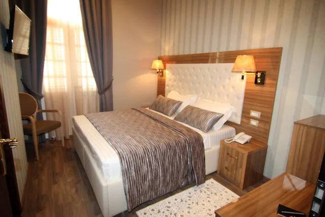 غرفة كومفورت بسرير مزدوج بإطلالة على المدينة بغرفة نوم واحدة، Hotel Boutique Restorant Gloria 4/5