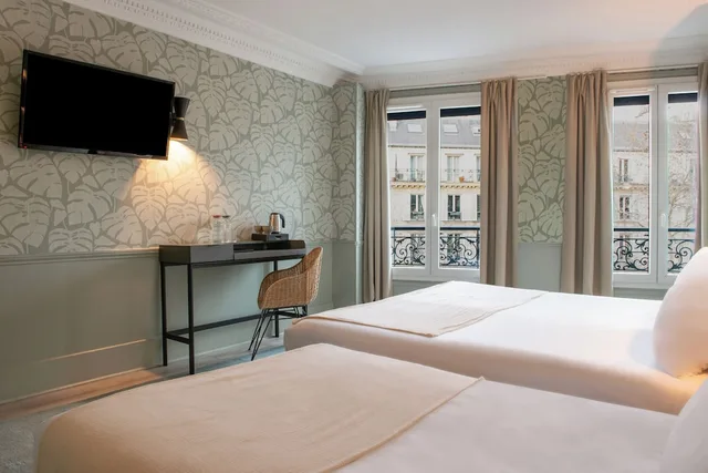 غرفة ديلوكس ثلاثية بسرير مزدوج وسرير فردي، Hotel Avama Prony 4/8