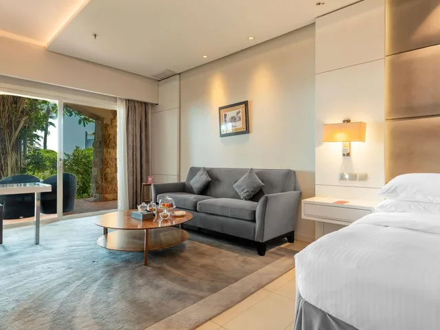 Deluxe, King Bed, Pool Access، Movenpick Hotel & Resort Al Bidaa 6/7