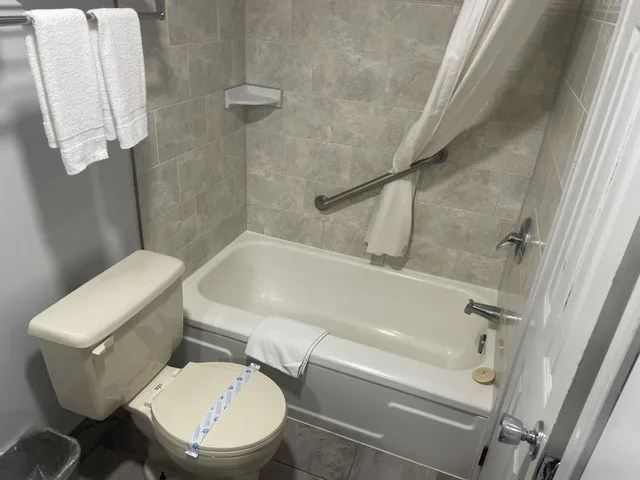 Standard, 2 Double Beds, Bancroft Inn and Suites 6/8