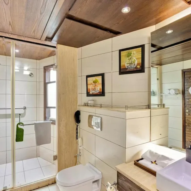 كوخ بسرير كينج، Aamby Valley City, Lonavala 4/4
