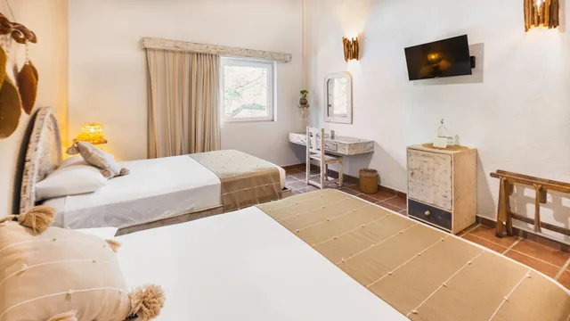 Standard, Double Bed, Street View، Hotel Colibri Beach 1/10