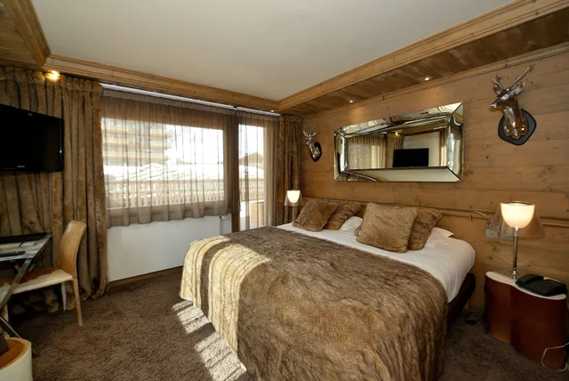 غرفة كلاسيكية بإطلالة على الجبل، Hôtel Tsanteleina 2/7