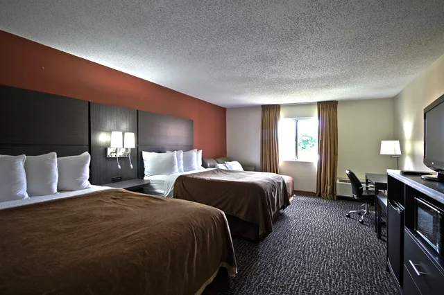 غرفة تنفيذية رباعية بسريرين كوين، Chicago Club Inn & Suites 4/7