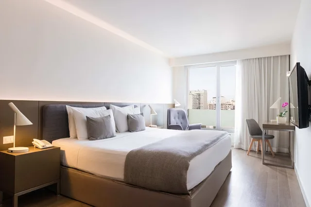 غرفة بسرير كينج، Dazzler By Wyndham Lima San Isidro 2/5