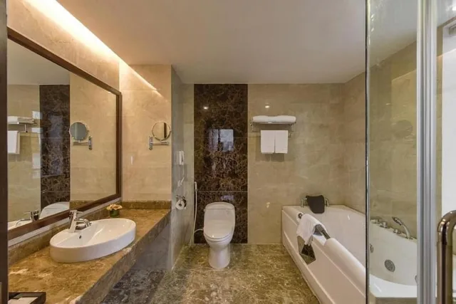 غرفة ديلوكس بسريرين منفصلين بإطلالة على المدينة، Muong Thanh Holiday Hoi An Hotel 7/8