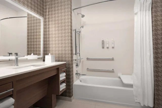 جناح بسرير كينج بغرفة نوم واحدة بحوض استحمام لذوي الإعاقة، Home2 Suites by Hilton Abilene Southwest 1/1
