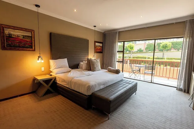 Deluxe, King Bed, St Andrews Signature Hotel Spa 2/5