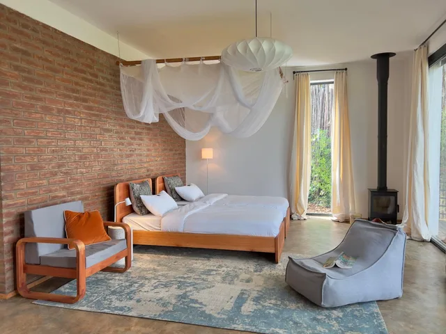 بنغل، Kaliwa Lodge 2/7
