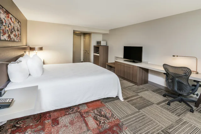 غرفة بسرير كينج لذوي الإعاقة، Hilton Garden Inn Syracuse 3/4