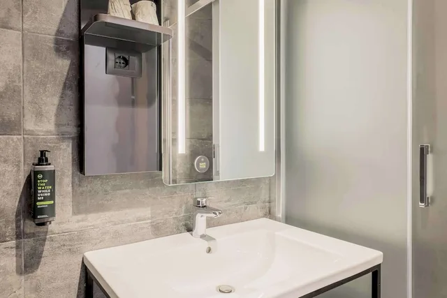 غرفة قياسية بسرير كوين، B&B HOTEL Prato City Center 6/7