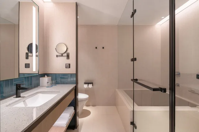 غرفة سوبيريور بسرير كينج، Four Points by Sheraton Taipei Bali 2/2