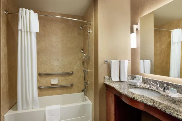 جناح بسرير كينج مع أريكة لذوي الإعاقة، Homewood Suites By Hilton Fort Smith 4/5