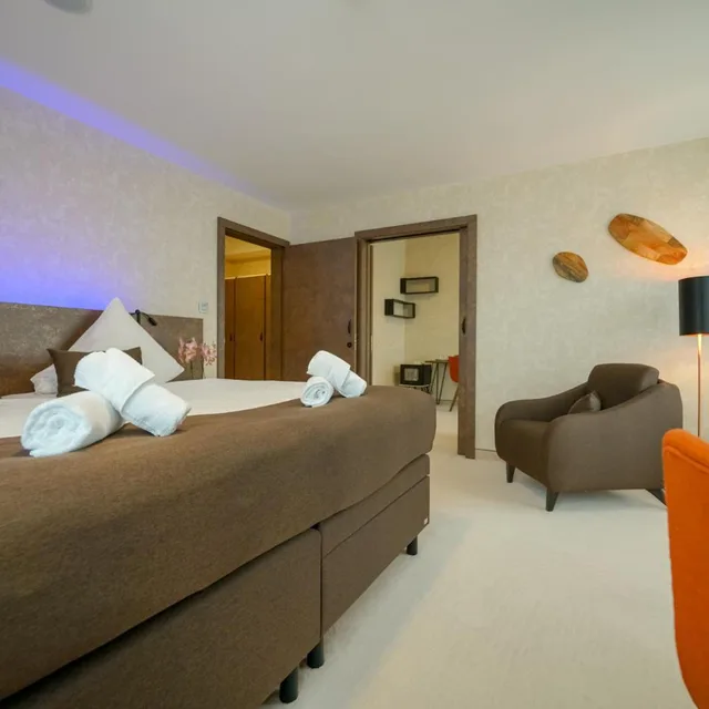 جناح حصري غراند، Grand Hotel Bellevue 2/10