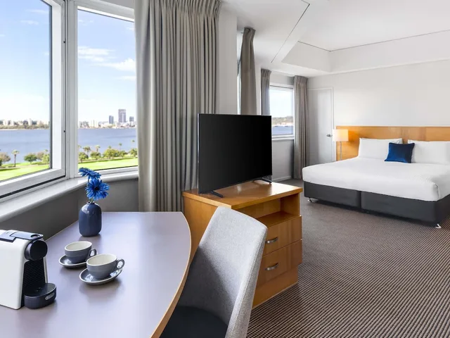 جناح جونيور بسرير كينج بإطلالة على النهر، Novotel Perth Langley 4/9